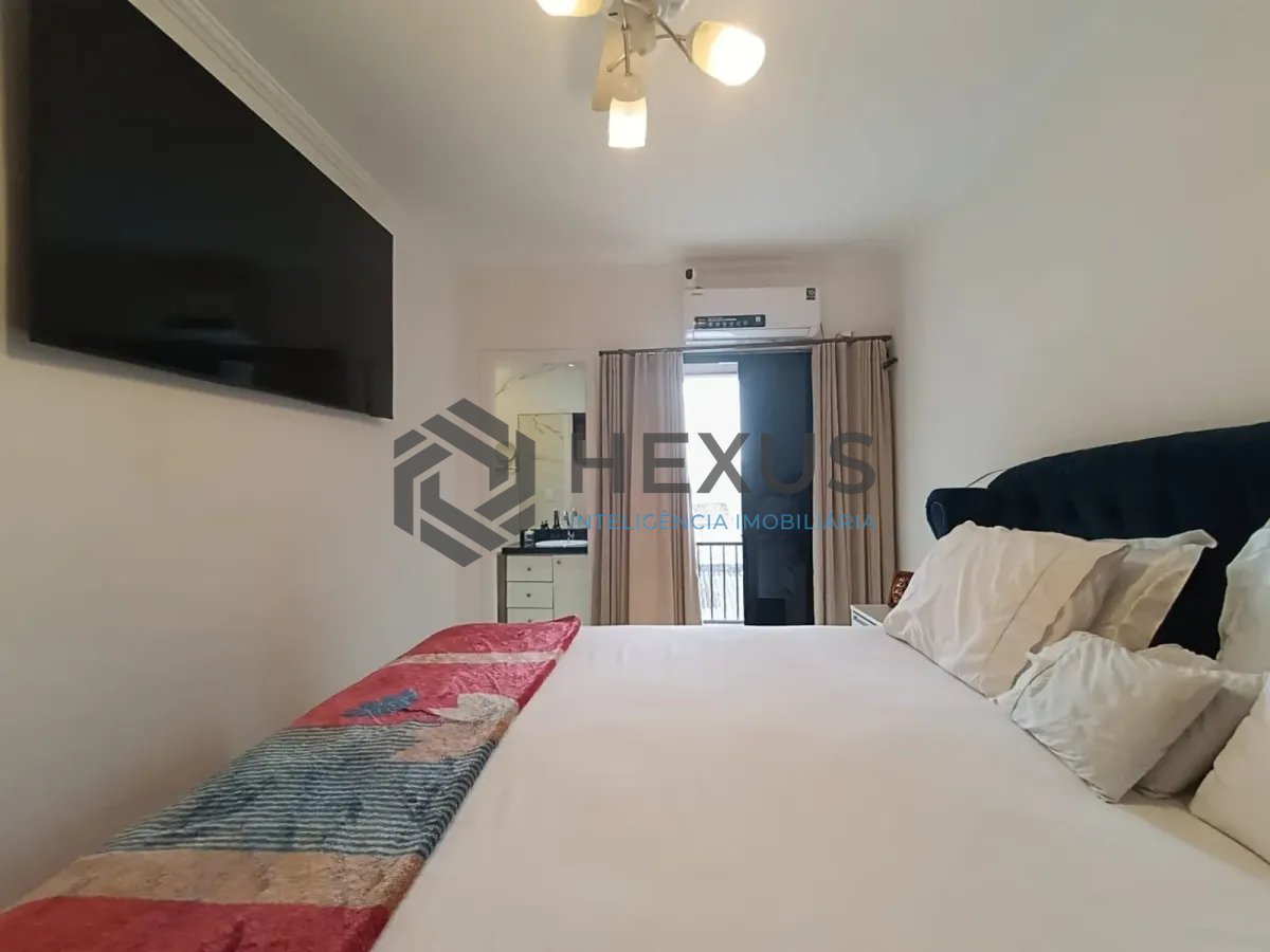 Foto 9 de Apartamento reformado com varanda e lazer a 600m da praia na Enseada, Guarujá