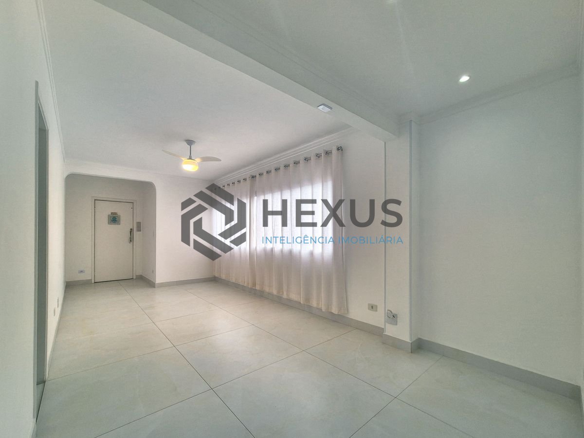 Foto 2 de Apartamento reformado a 1 quadra da praia nas Pitangueiras, Guarujá