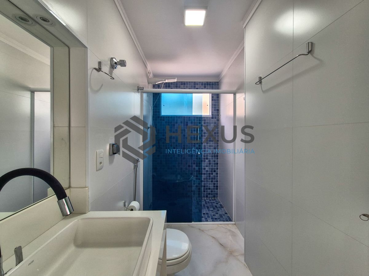 Foto 17 de Apartamento reformado a 1 quadra da praia nas Pitangueiras, Guarujá