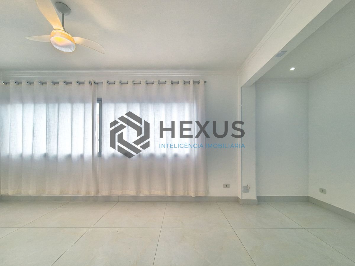 Foto 3 de Apartamento reformado a 1 quadra da praia nas Pitangueiras, Guarujá