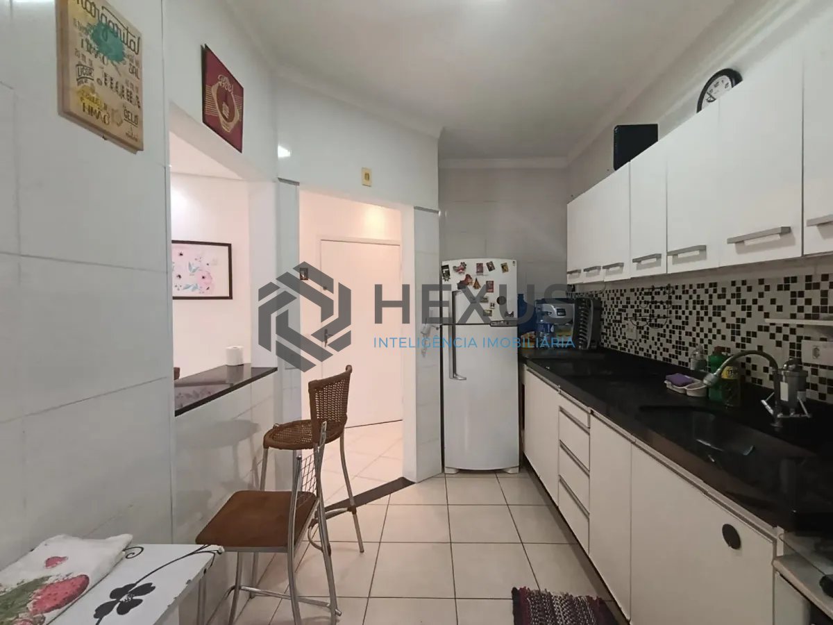 Foto 16 de Apartamento com varanda a 500m da praia na Enseada, Guarujá