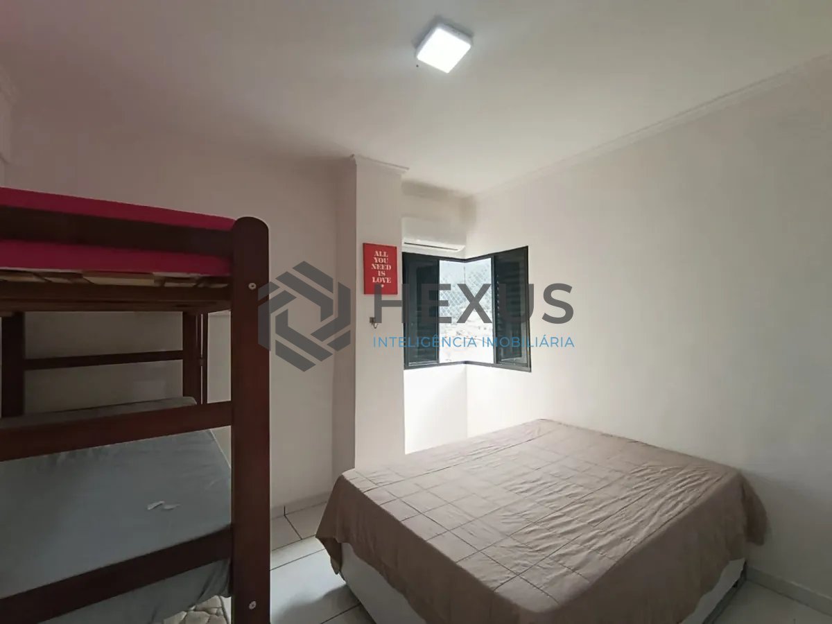 Foto 8 de Apartamento com varanda a 500m da praia na Enseada, Guarujá