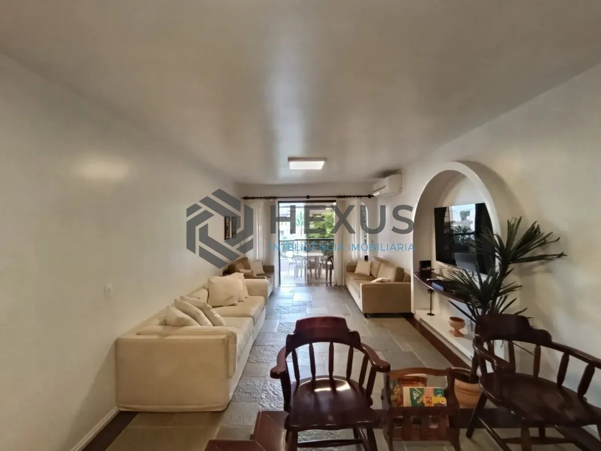 Foto 2 de Apartamento com varanda e lazer na Enseada, Guarujá