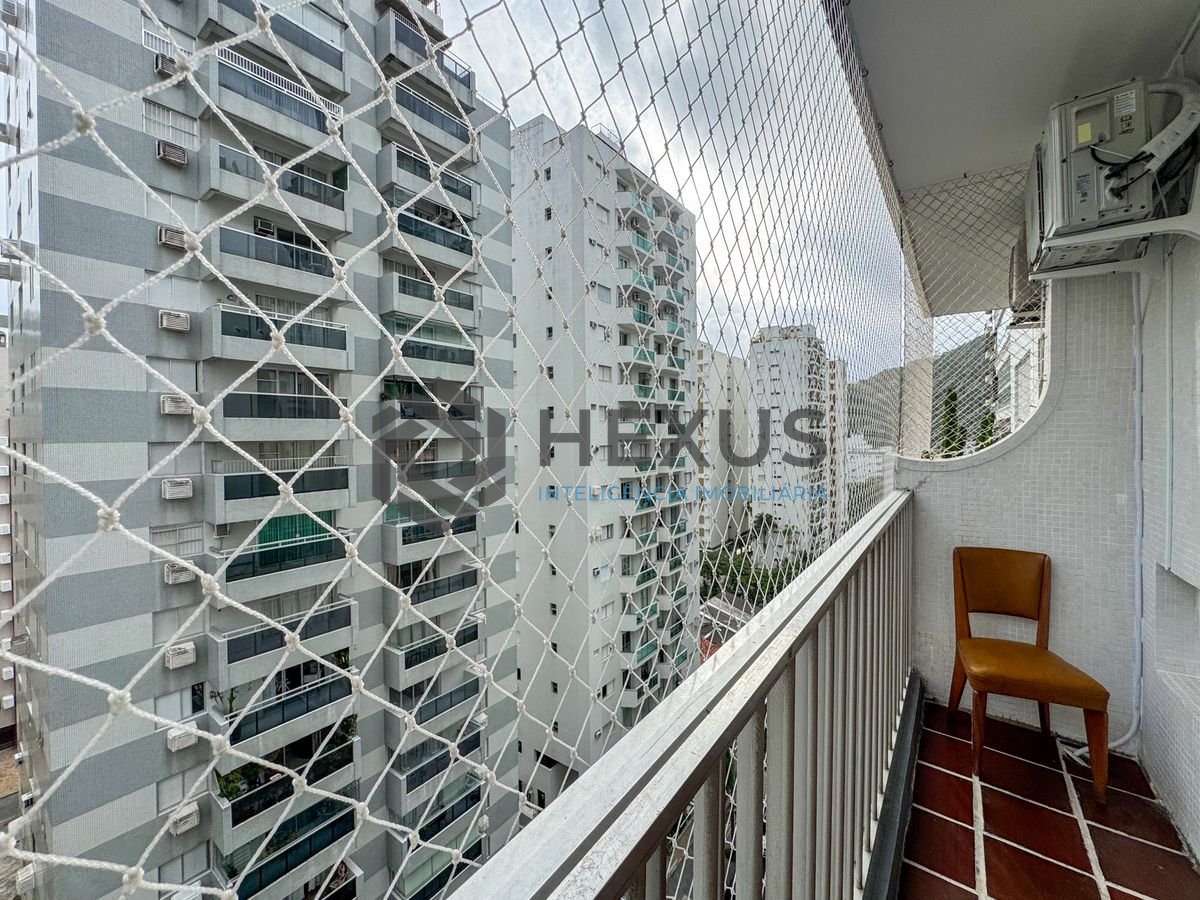 Foto 9 de Apartamento com varanda vista mar e lazer a 1 quadra da praia nas Pitangueiras, Guarujá