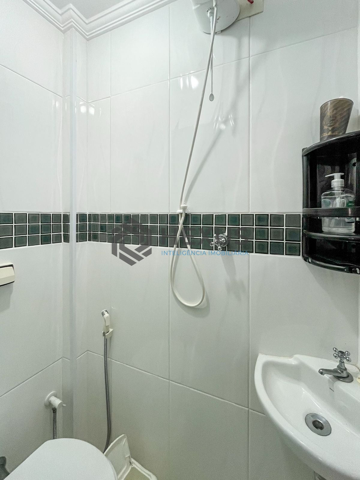 Foto 15 de Apartamento com varanda vista mar e lazer nas Pitangueiras, Guarujá