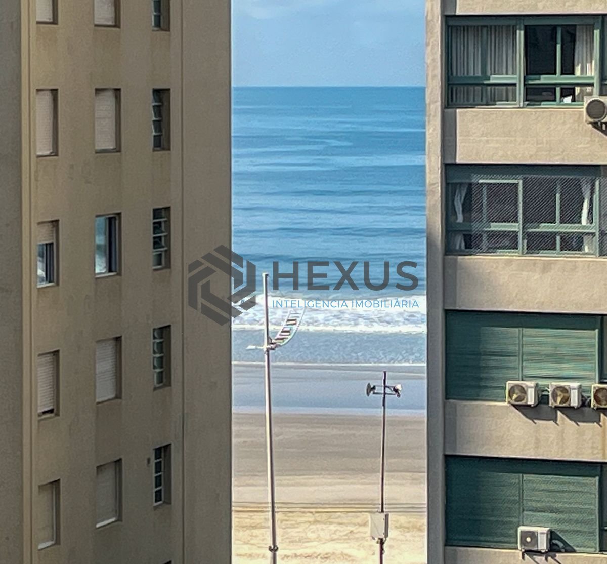Foto 10 de Apartamento com varanda vista mar e lazer nas Pitangueiras, Guarujá