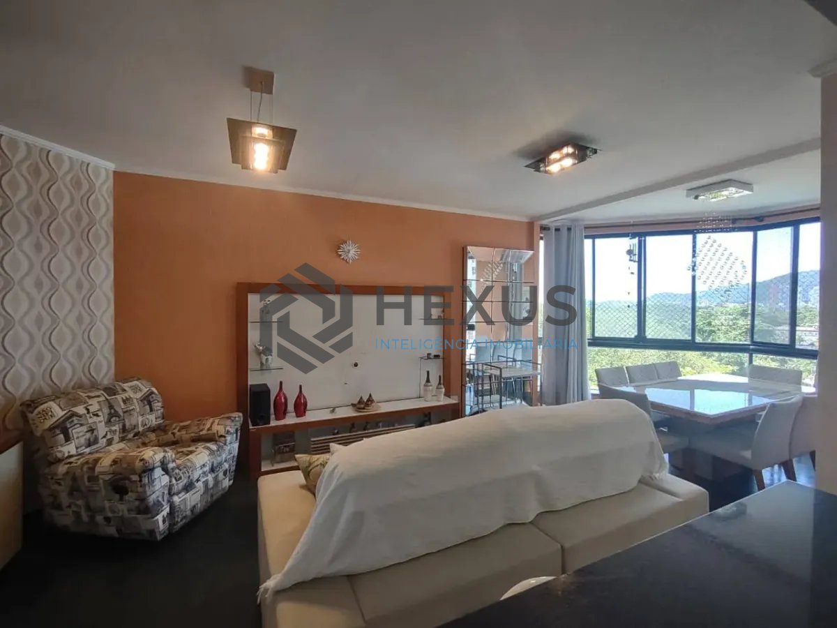 Foto 2 de Apartamento com varanda e lazer na Enseada, Guarujá