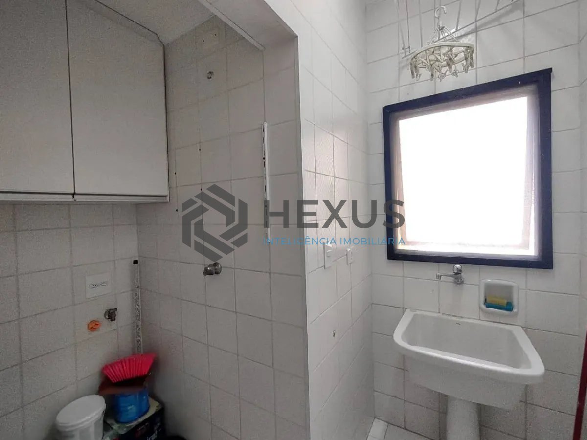 Foto 18 de Apartamento com varanda e lazer na Enseada, Guarujá