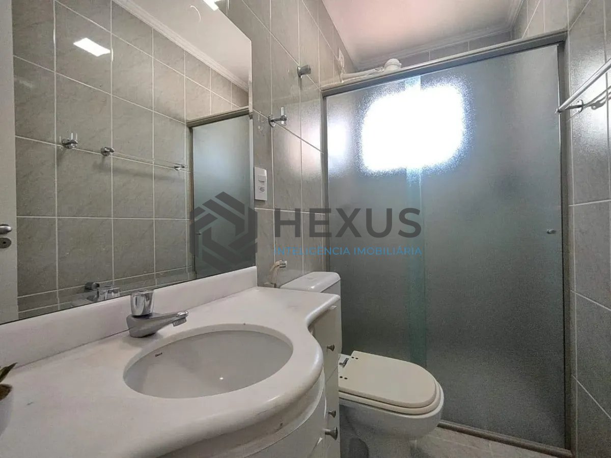 Foto 6 de Apartamento com varanda e lazer na Enseada, Guarujá