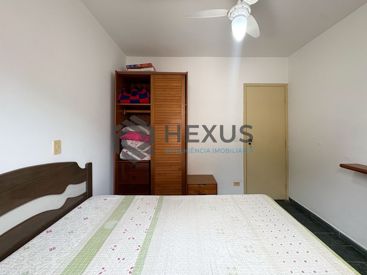 Foto 12 de Apartamento com varanda a 500m da praia no Jardim Astúrias, Guarujá