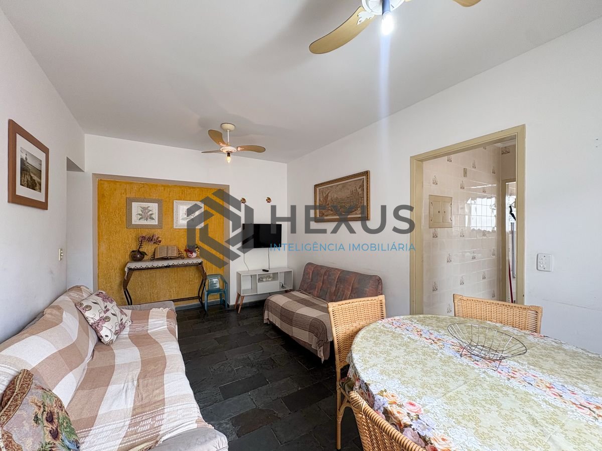 Foto 6 de Apartamento com varanda a 500m da praia no Jardim Astúrias, Guarujá