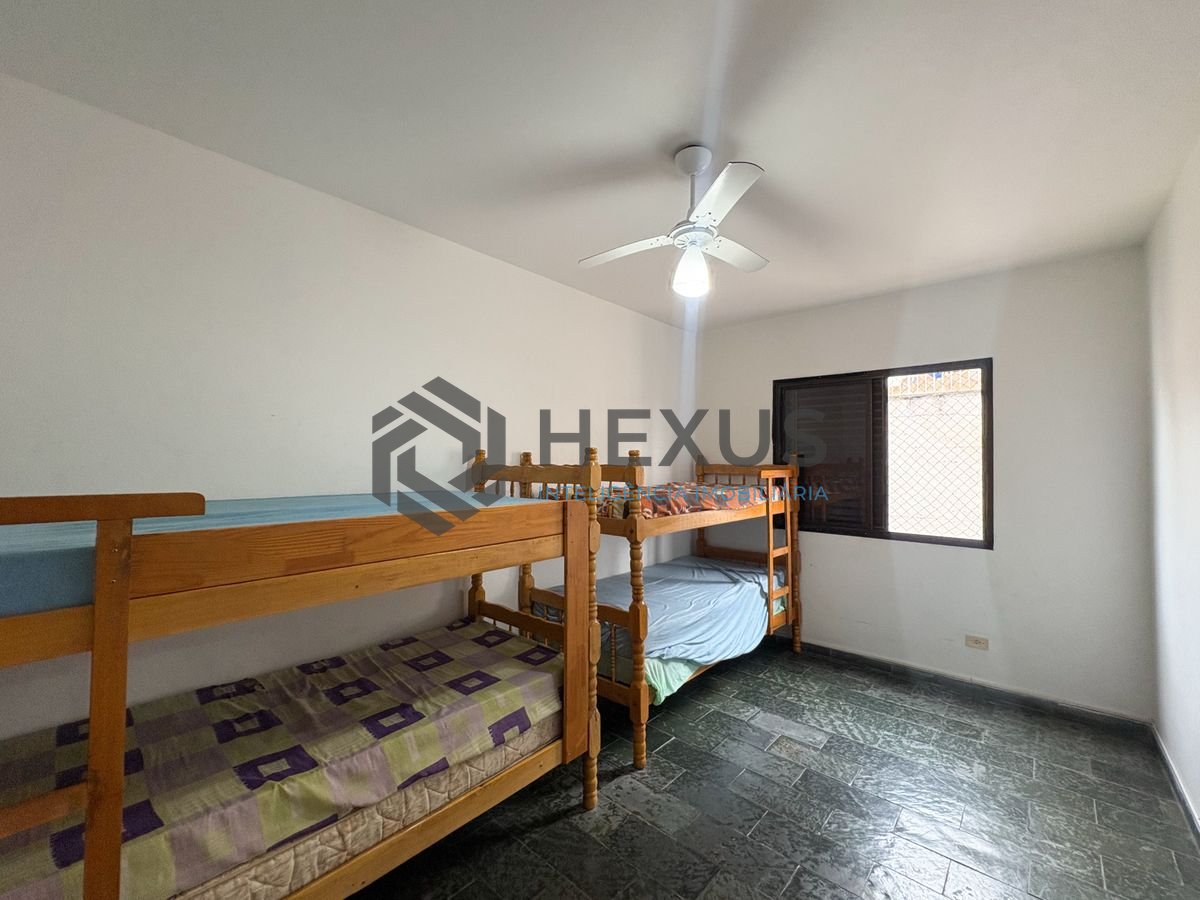 Foto 10 de Apartamento com varanda a 500m da praia no Jardim Astúrias, Guarujá