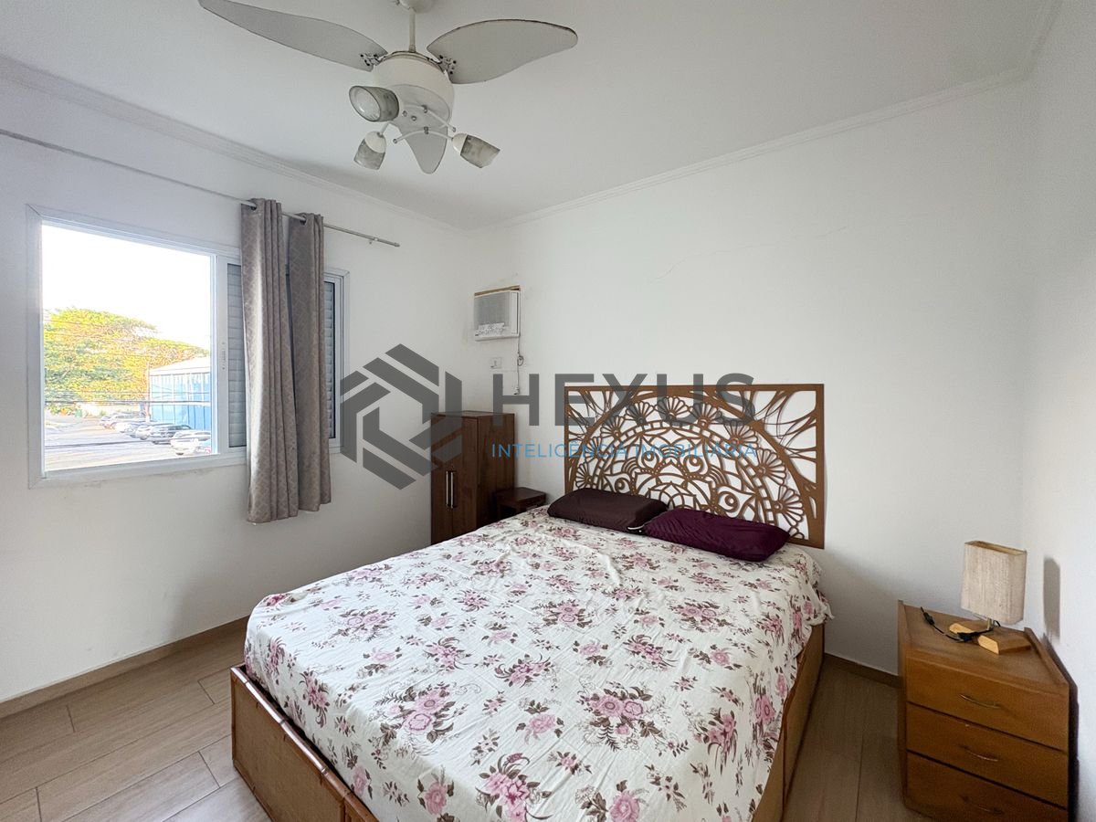 Foto 12 de Apartamento com varanda vista mar a 50m da praia na Enseada, Guarujá