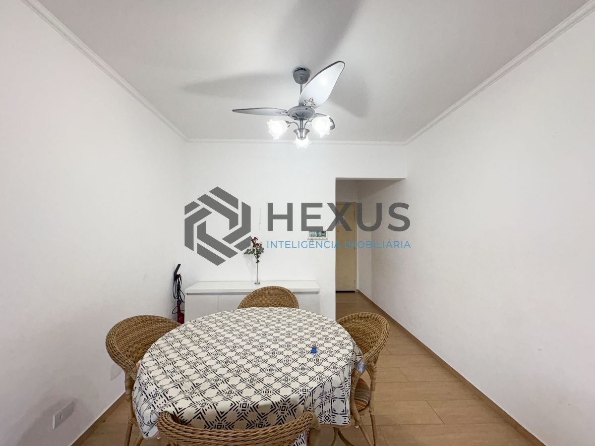 Foto 3 de Apartamento com varanda vista mar a 50m da praia na Enseada, Guarujá