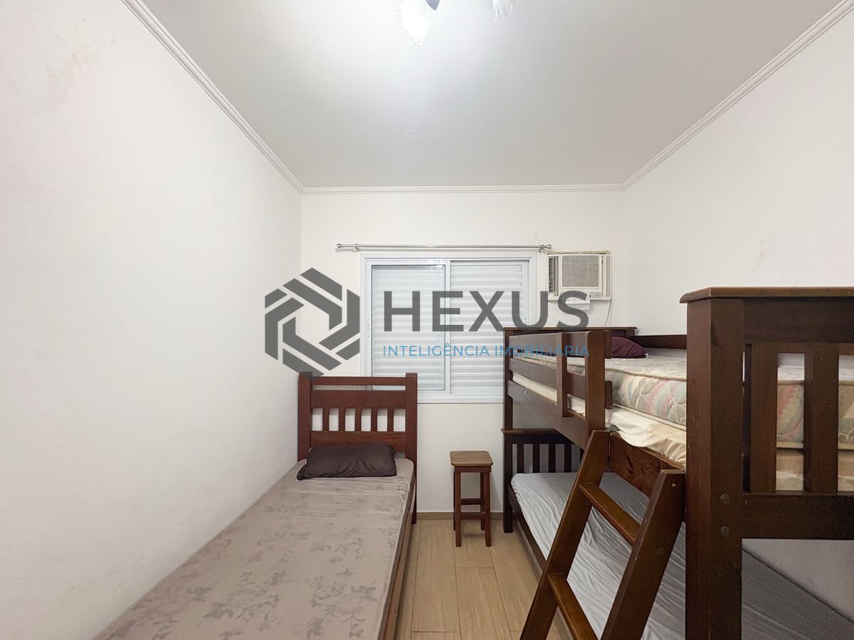 Foto 8 de Apartamento com varanda vista mar a 50m da praia na Enseada, Guarujá