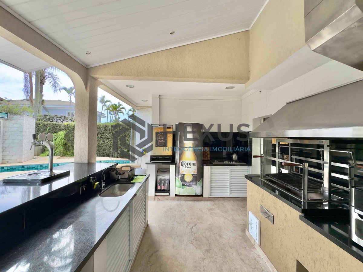 Foto 14 de Casa reformada com varanda piscina e área gourmet no Granville na Praia da Enseada, Guaruja
