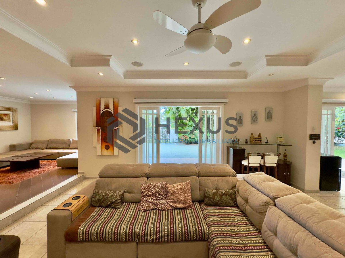 Foto 21 de Casa reformada com varanda piscina e área gourmet no Granville na Praia da Enseada, Guaruja