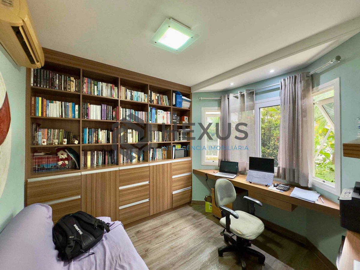Foto 42 de Casa reformada com varanda piscina e área gourmet no Granville na Praia da Enseada, Guaruja
