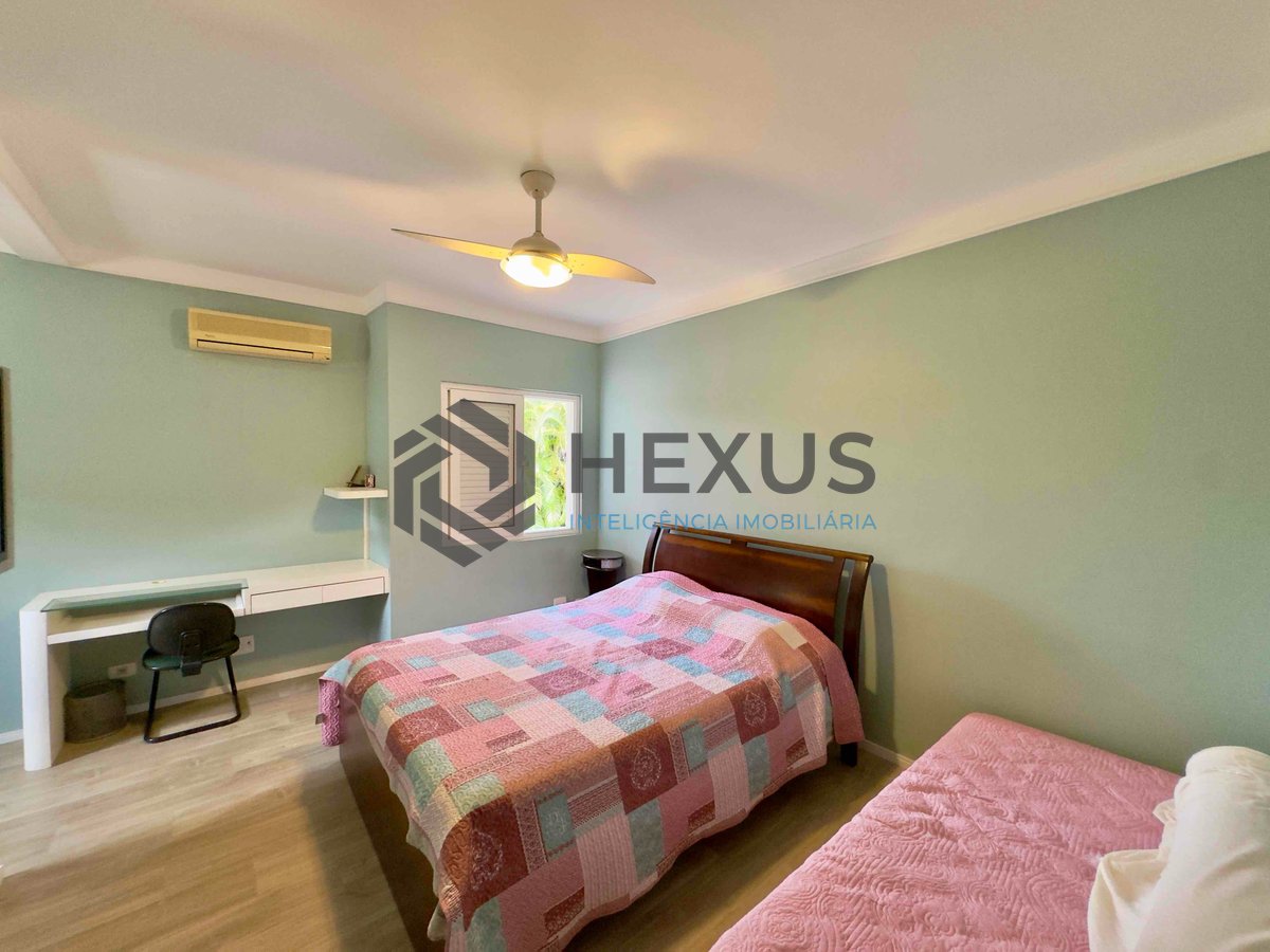Foto 59 de Casa reformada com varanda piscina e área gourmet no Granville na Praia da Enseada, Guaruja