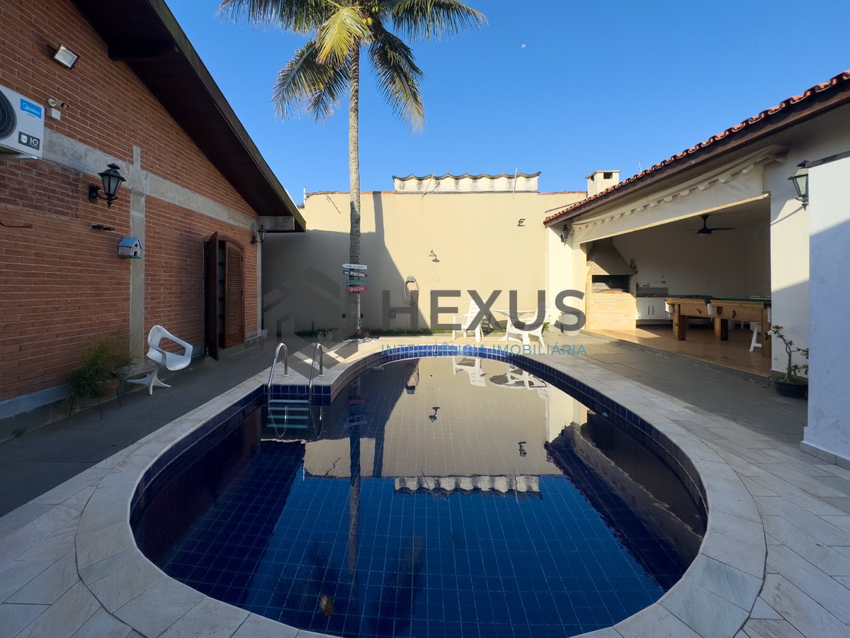 Foto 33 de Casa com piscina e churrasqueira na Praia da Enseada, Guaruja