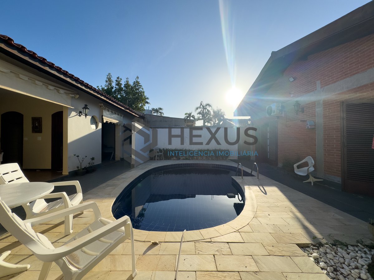 Foto 34 de Casa com piscina e churrasqueira na Praia da Enseada, Guaruja