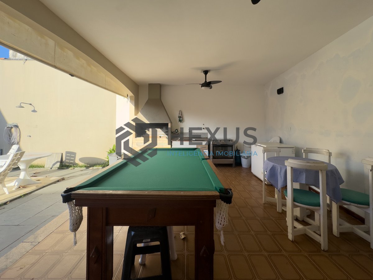 Foto 37 de Casa com piscina e churrasqueira na Praia da Enseada, Guaruja