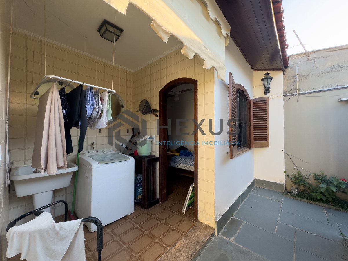Foto 40 de Casa com piscina e churrasqueira na Praia da Enseada, Guaruja
