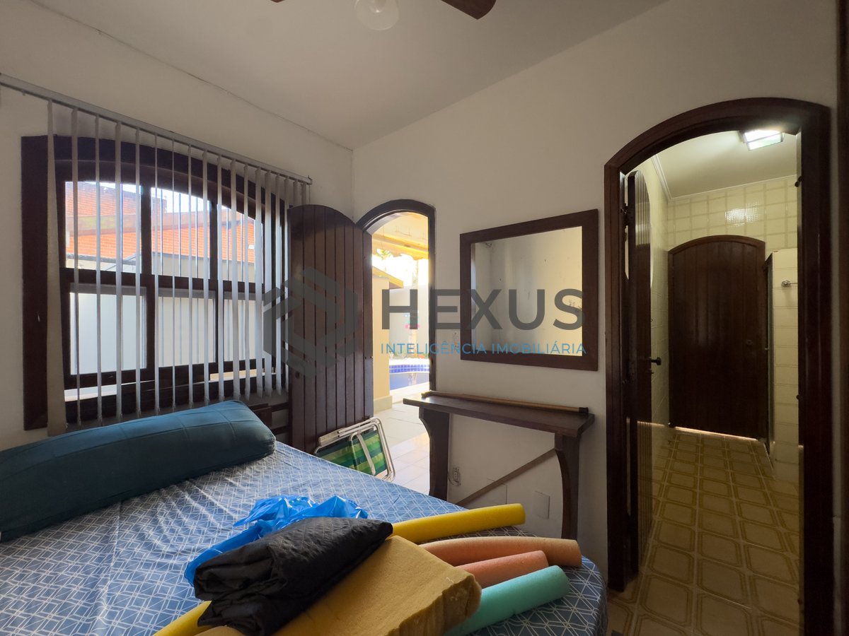 Foto 42 de Casa com piscina e churrasqueira na Praia da Enseada, Guaruja