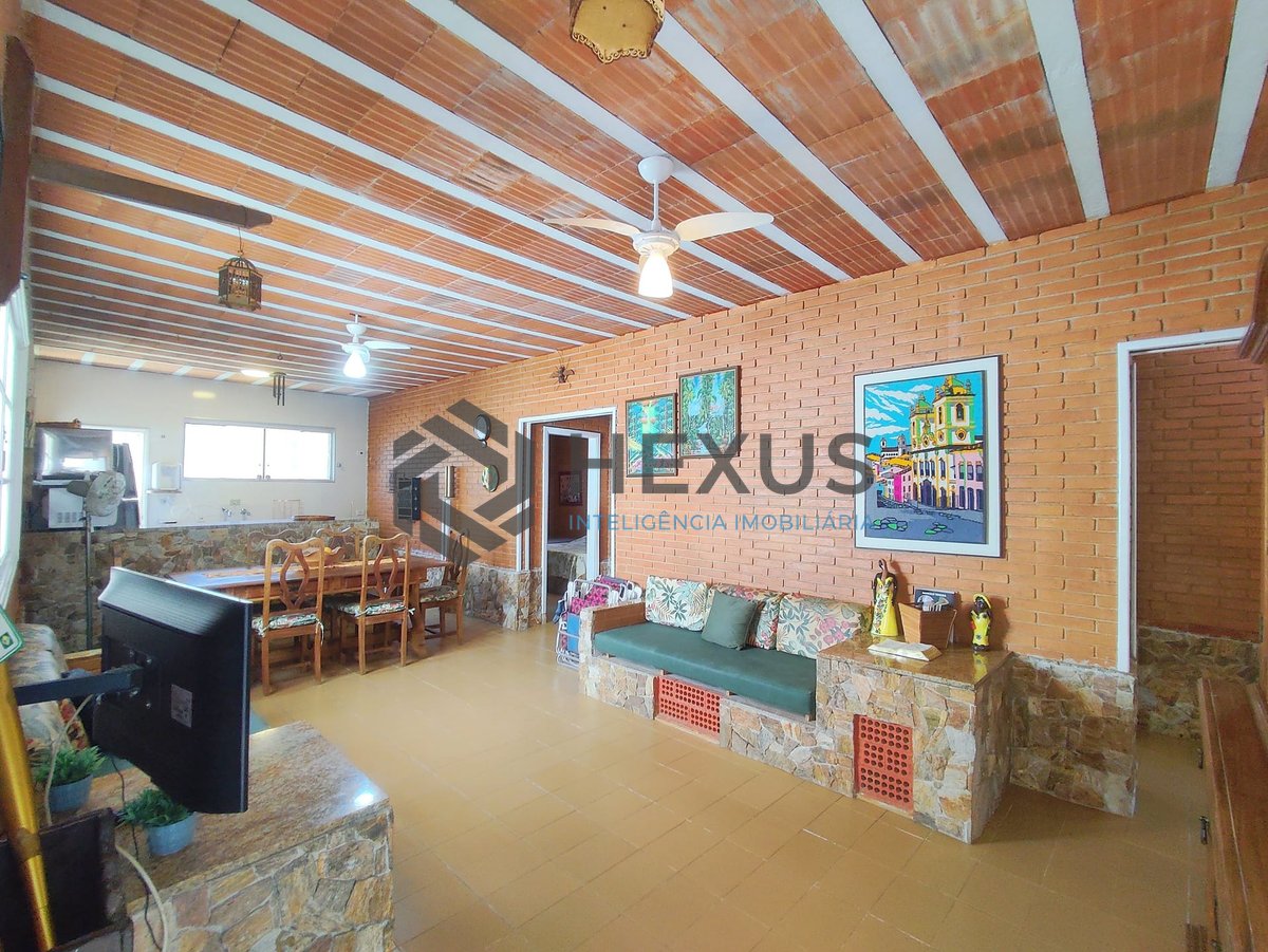 Foto 2 de Casa plana com piscina, área gourmet e edícula a venda na Praia do Guaiuba, Guaruja