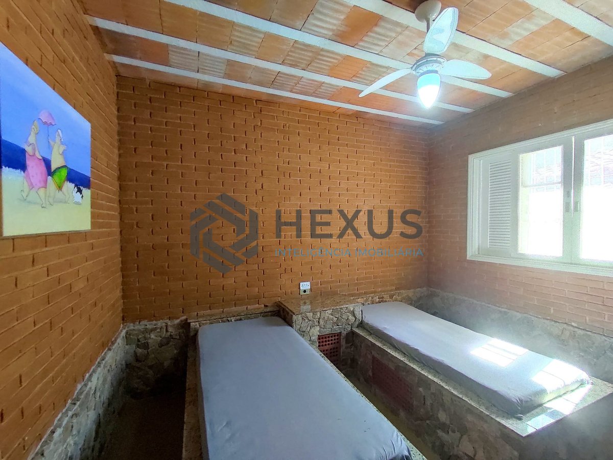 Foto 11 de Casa plana com piscina, área gourmet e edícula a venda na Praia do Guaiuba, Guaruja