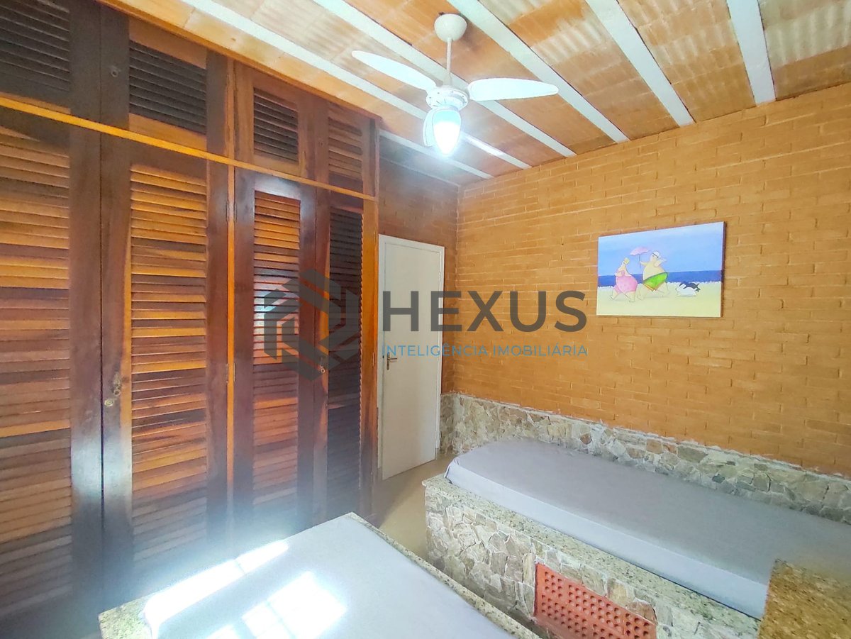 Foto 13 de Casa plana com piscina, área gourmet e edícula a venda na Praia do Guaiuba, Guaruja