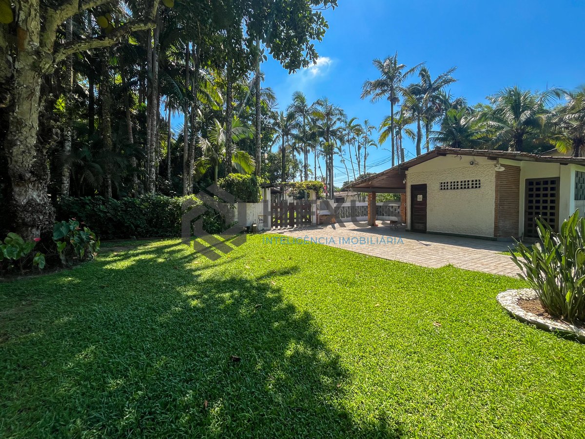 Foto 11 de Casa perfeita para pousada ou retiro no Jardim Guaiuba, Guaruja