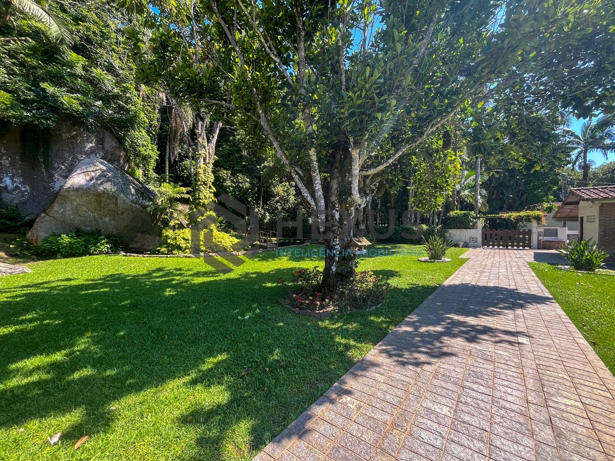 Foto 12 de Casa perfeita para pousada ou retiro no Jardim Guaiuba, Guaruja