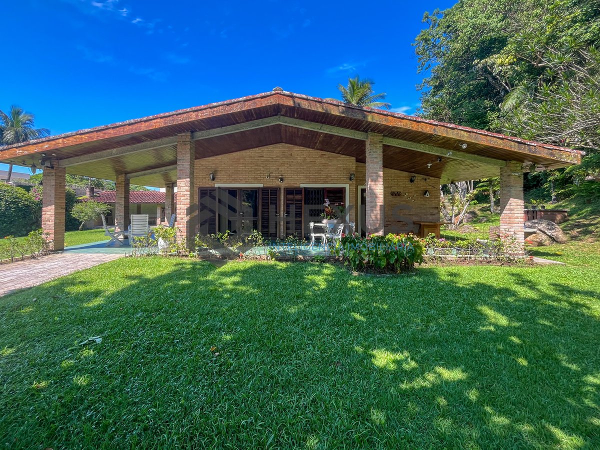 Foto 13 de Casa perfeita para pousada ou retiro no Jardim Guaiuba, Guaruja