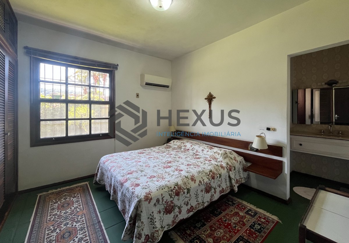 Foto 28 de Casa perfeita para pousada ou retiro no Jardim Guaiuba, Guaruja