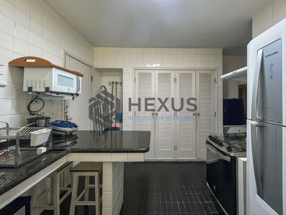 Foto 36 de Casa perfeita para pousada ou retiro no Jardim Guaiuba, Guaruja