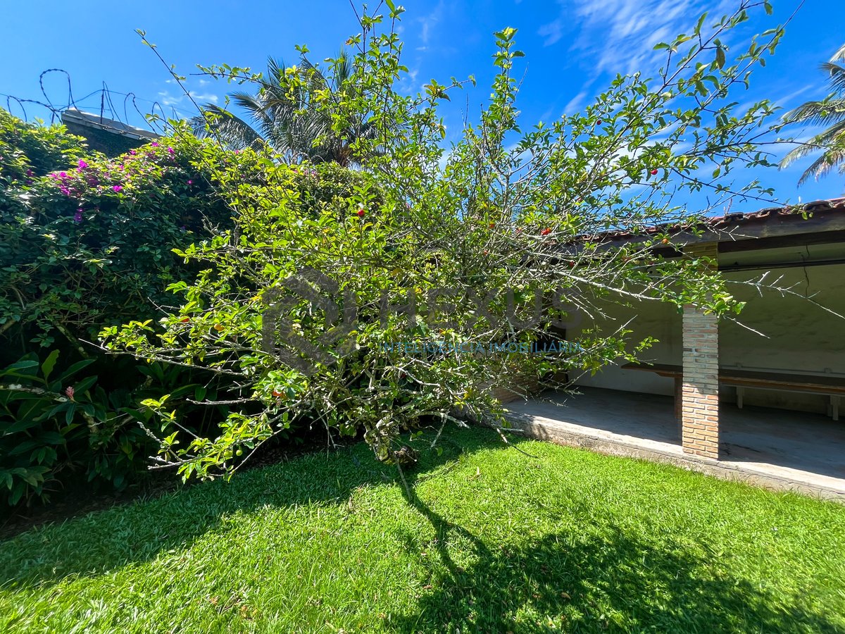 Foto 39 de Casa perfeita para pousada ou retiro no Jardim Guaiuba, Guaruja