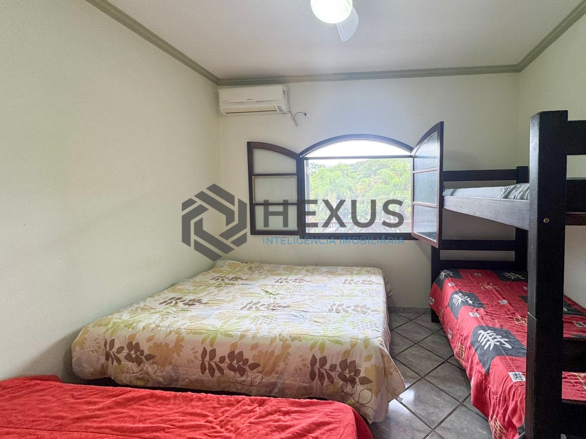 Foto 46 de Casa com piscina e churrasqueira no Jardim Albamar, Guaruja