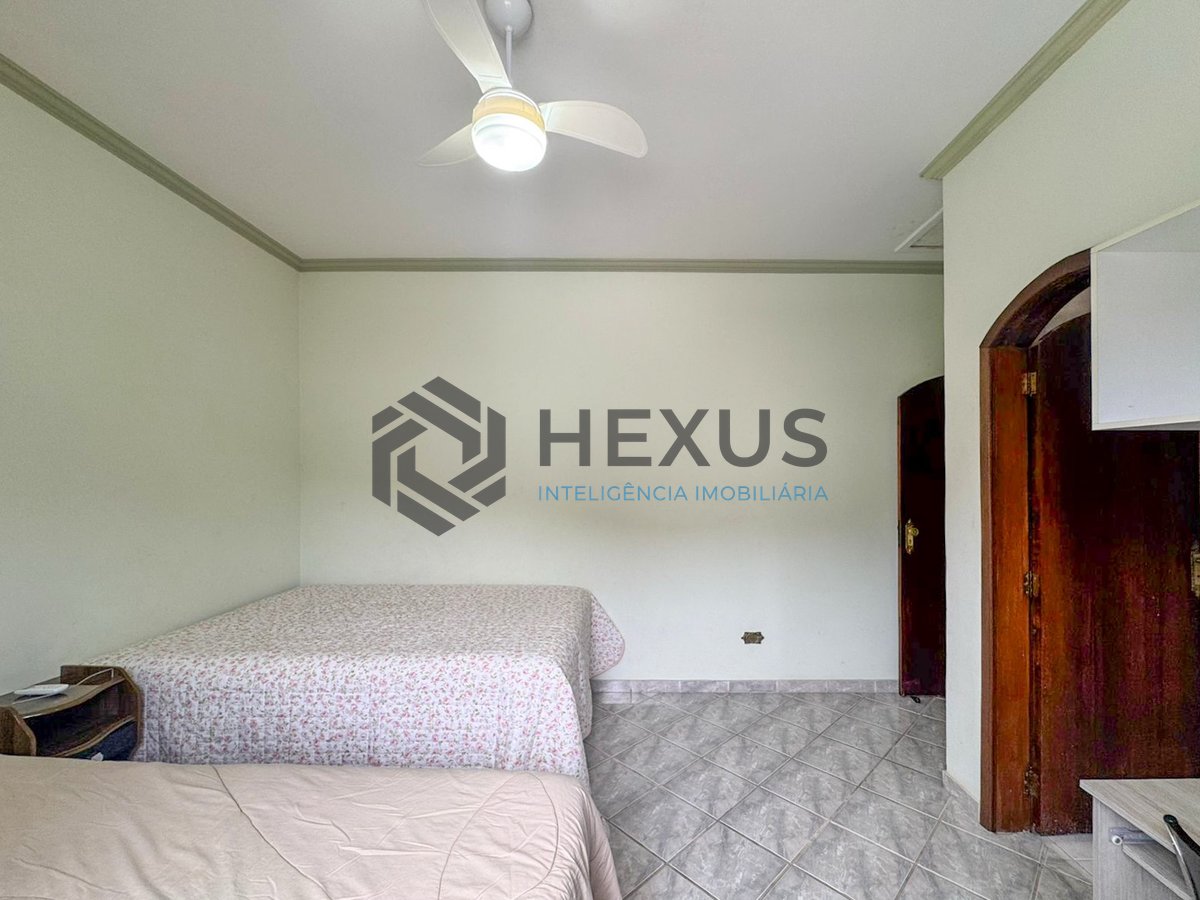 Foto 49 de Casa com piscina e churrasqueira no Jardim Albamar, Guaruja