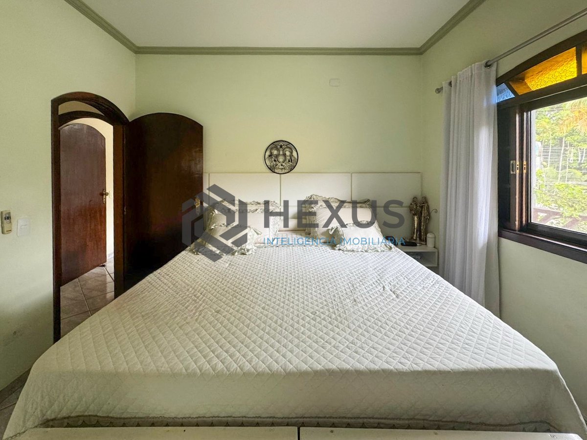 Foto 56 de Casa com piscina e churrasqueira no Jardim Albamar, Guaruja