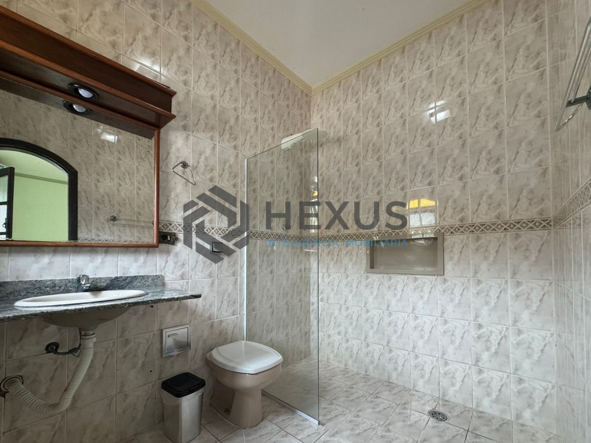Foto 58 de Casa com piscina e churrasqueira no Jardim Albamar, Guaruja