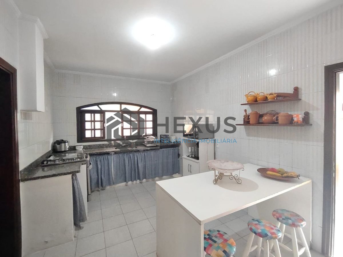 Foto 18 de Casa com varanda na região do Praia do Pernambuco na Enseada, Guarujá