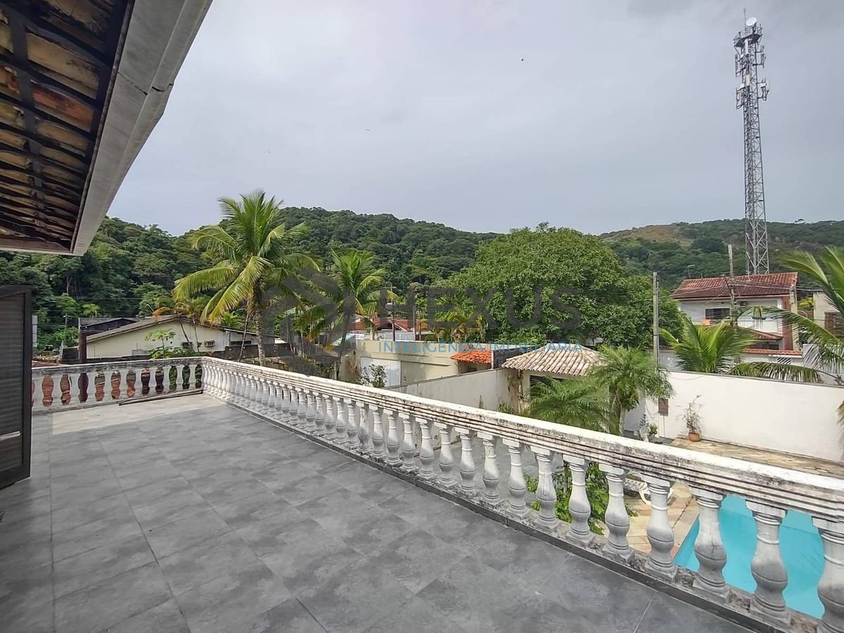 Foto 33 de Casa com varanda na região do Praia do Pernambuco na Enseada, Guarujá