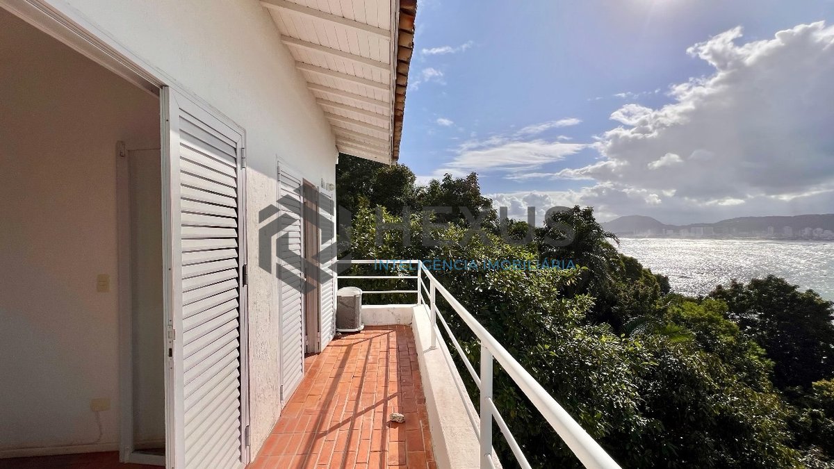 Foto 31 de Casa frente mar com piscina e área gourmet no Condomínio Península na Praia da Enseada, Guaruja