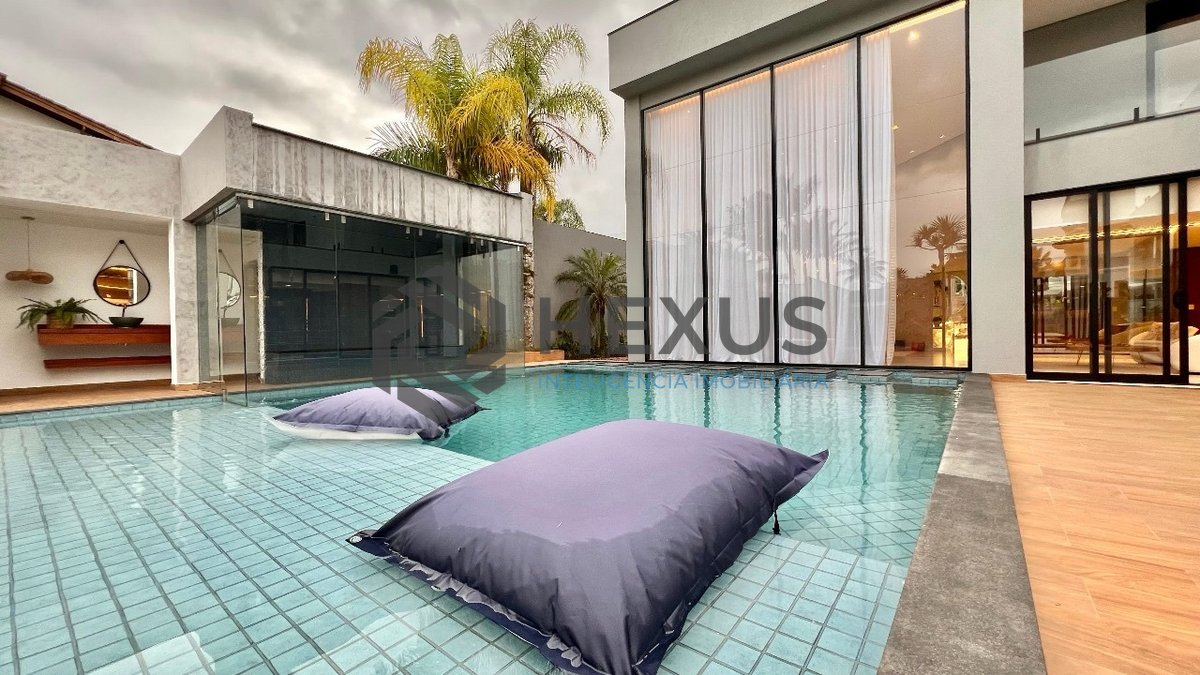 Foto 10 de Casa nova reformada com piscina e área gourmet no Acapulco, Guaruja
