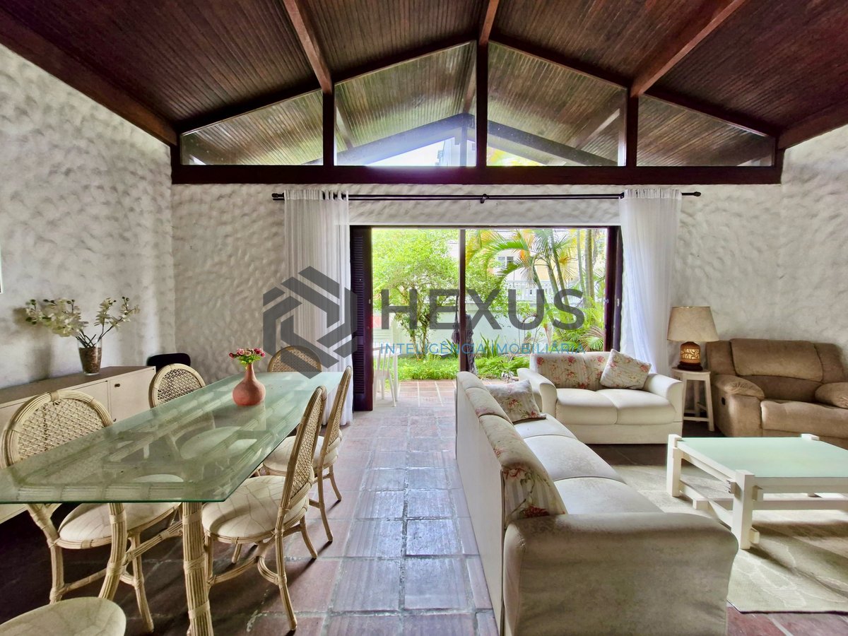 Foto 5 de OPORTUNIDADE - Casa de alto padrão na Praia do Tombo, Guaruja