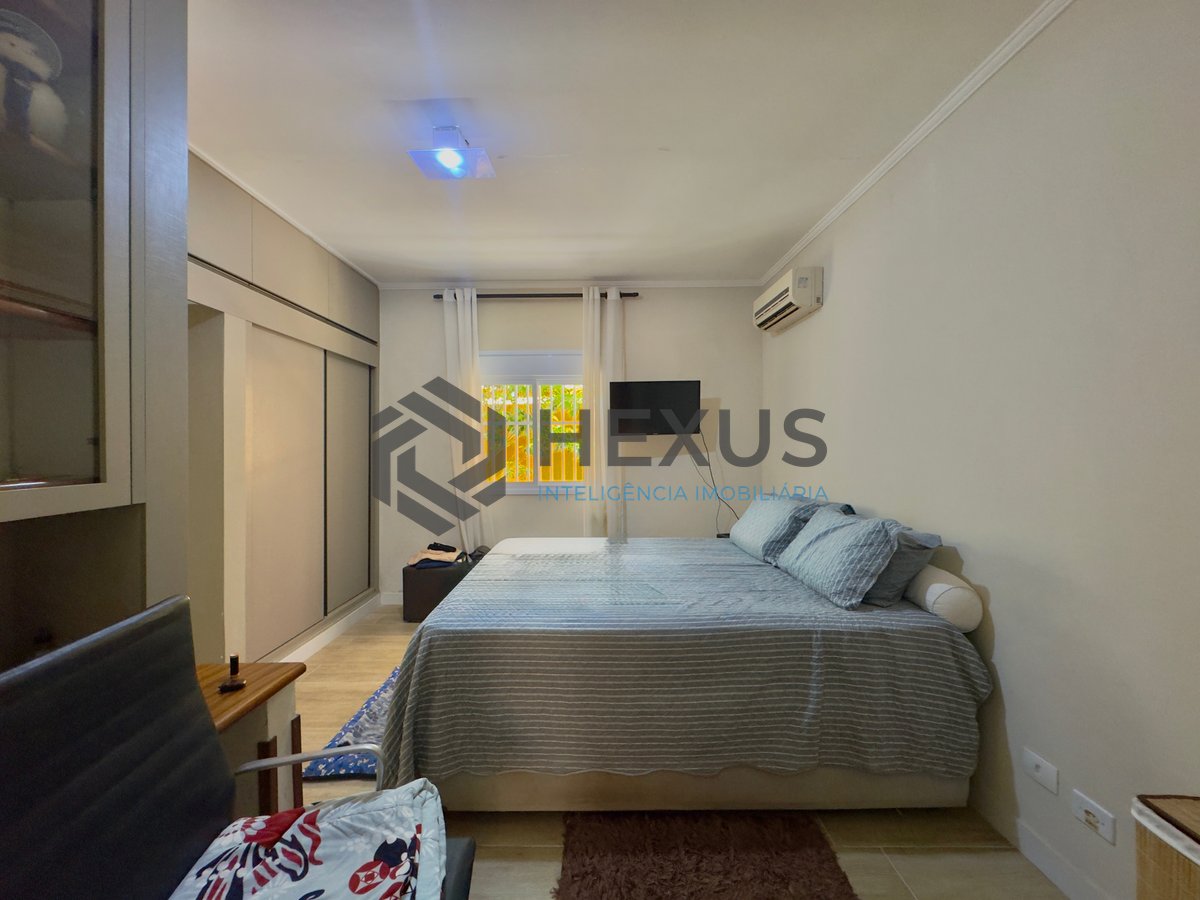 Foto 46 de Casa de alto padrão na Praia das Astúrias, Guaruja