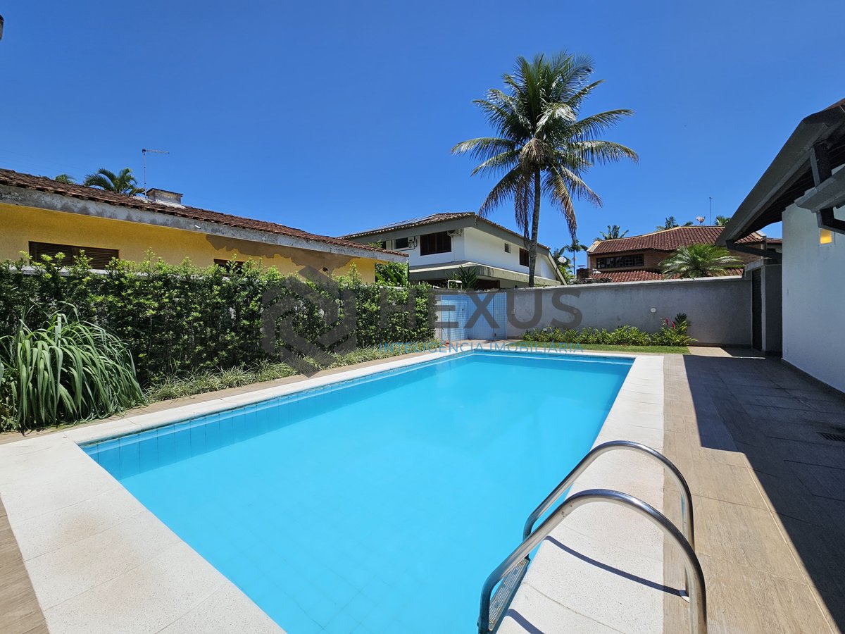 Foto 8 de Residência Nova de Alto Padrão no Jardim Acapulco – Sofisticação, Espaço e Conforto no Guarujá