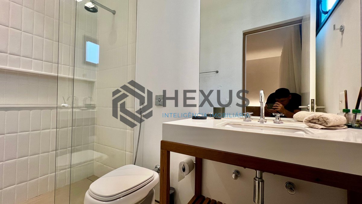 Foto 21 de Residência de Alto Padrão no Jardim Acapulco – Linhas Retas, Projeto Imponente, Ambientes Integrados e Conforto Absoluto
