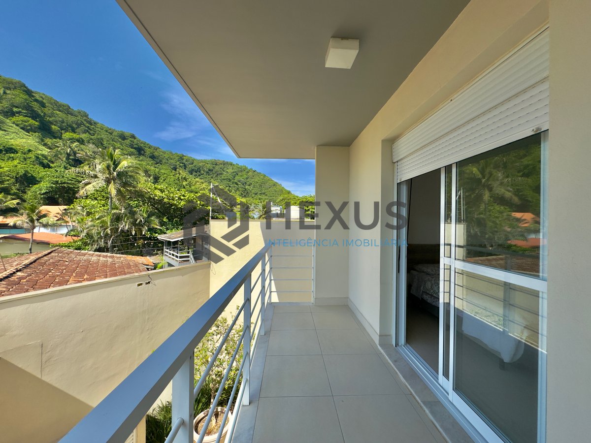 Foto 43 de Casa de alto padrão reformada e mobiliada a 50m da Praia do Tombo, Guaruja